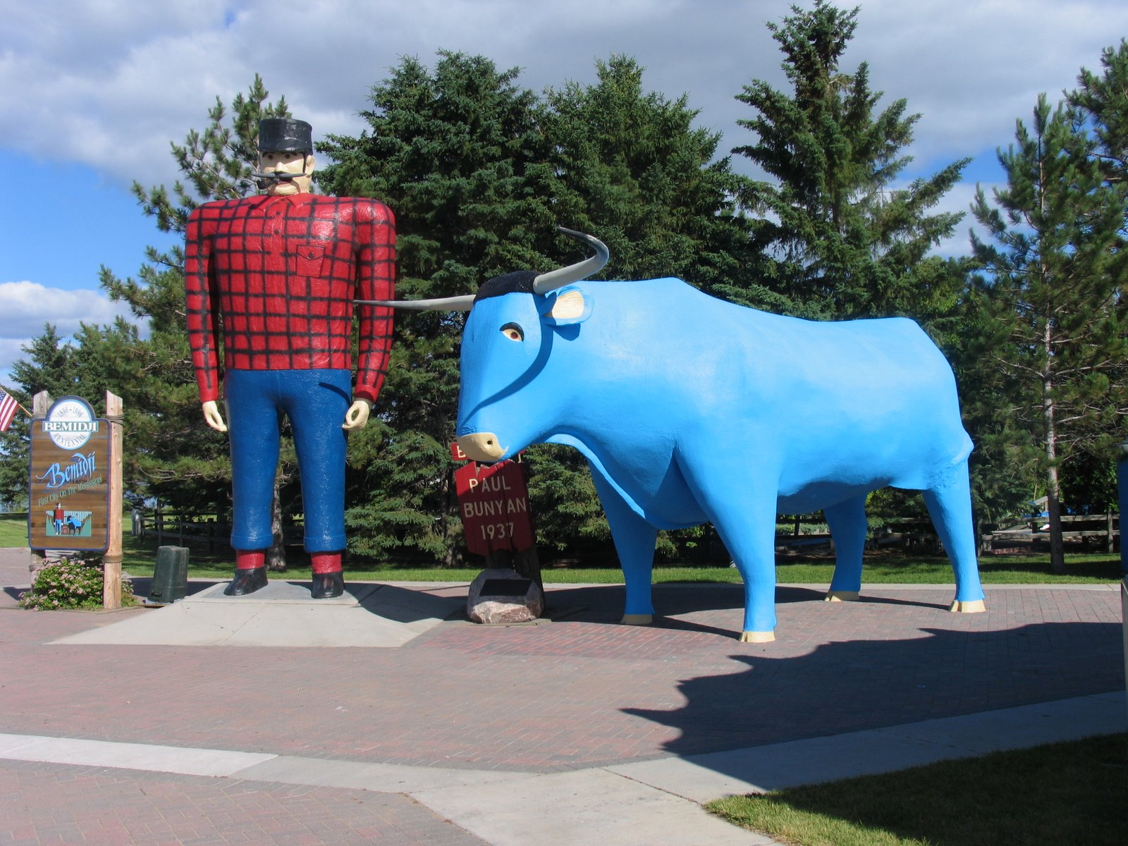 Paul and Babe in Bemidji, MN, June 2007